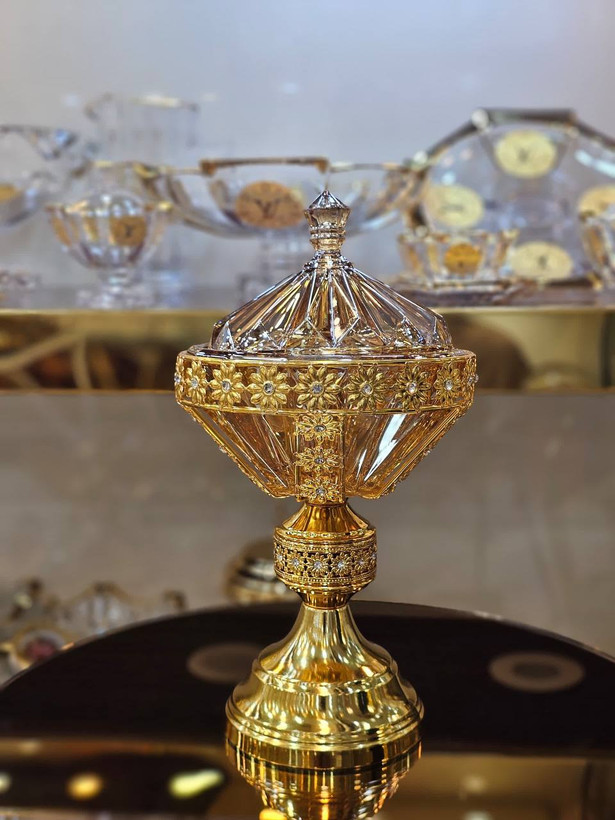 سرویس پذیرایی نگین دار طلایی مخصوص طلایی پسندا