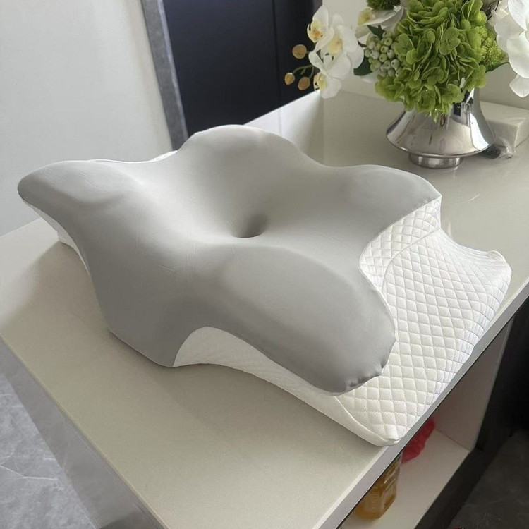 بالش گردنی پروانه ای